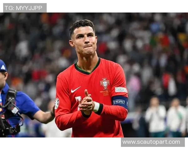 当前足球天花板球星是谁谁能超越梅西和C罗成为历史最佳