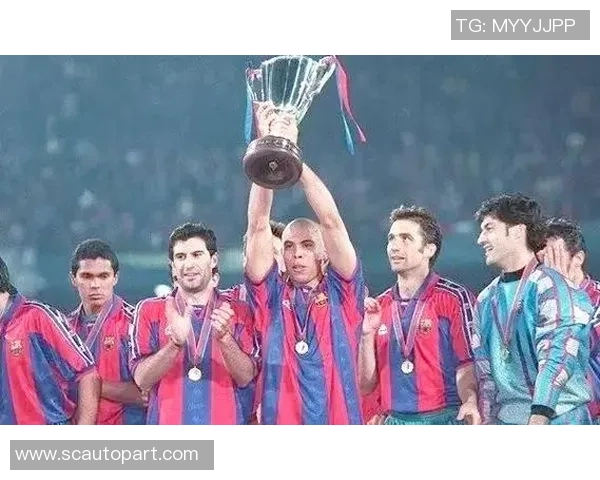 足球72号球星:传奇之路从绿茵场到世界舞台的精彩蜕变 足球72号球星:传奇之路从绿茵场到世界舞台的精彩蜕变