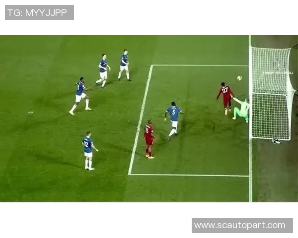 足球巨星幕后生活揭秘：从晨跑到私人训练的点滴时光