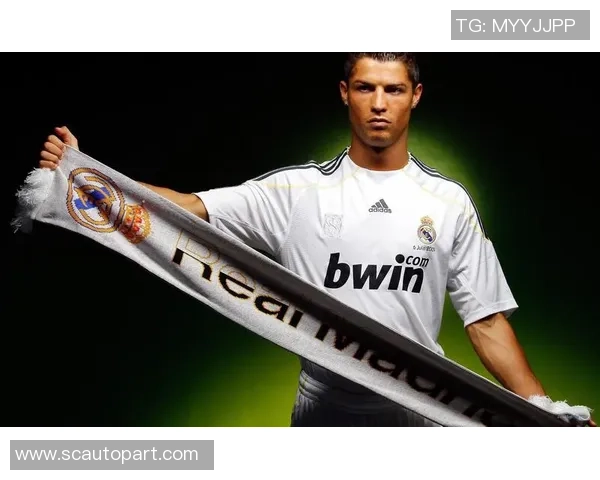 足球巨星限量纪念礼盒套装精美呈现收藏版球迷必备珍藏品