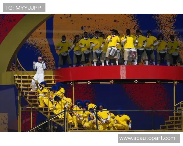 足球球星抓裤兜瞬间引发热议 揭秘背后的场上心理与竞技态度