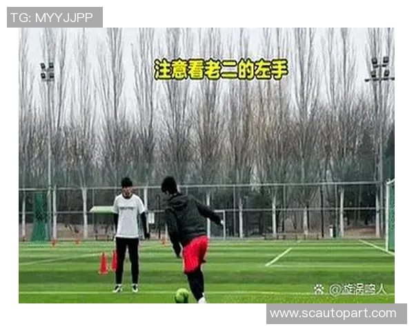 足球球星热身时的创意花式技巧展示与训练背后的秘密解析